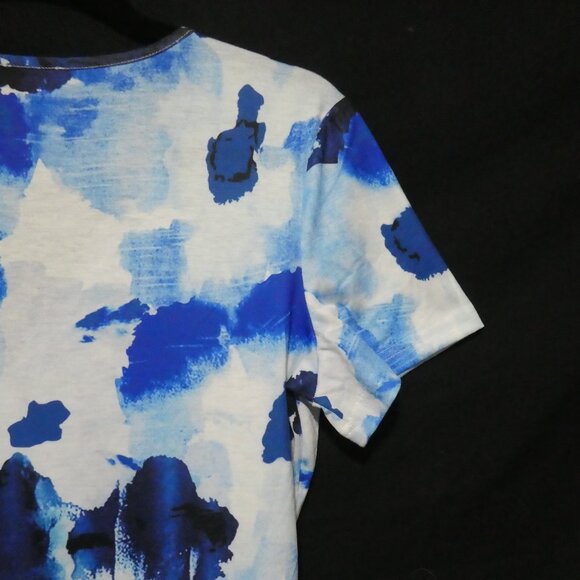 MS BASIC | large | Blue and White Floral Dress - Picture 11 of 16